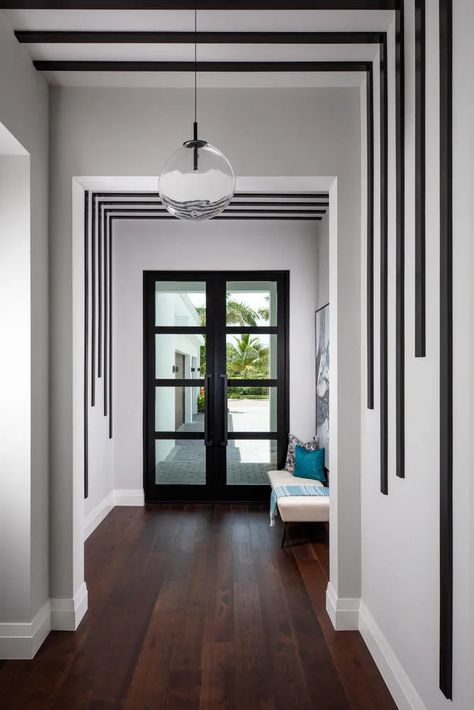 Foyer Decor Ideas, Black French Doors, Small Entryway Table, Narrow Hallway Ideas, Entryway Design, French Doors Exterior, Small Entryways, Entryway Lighting, Paris Home