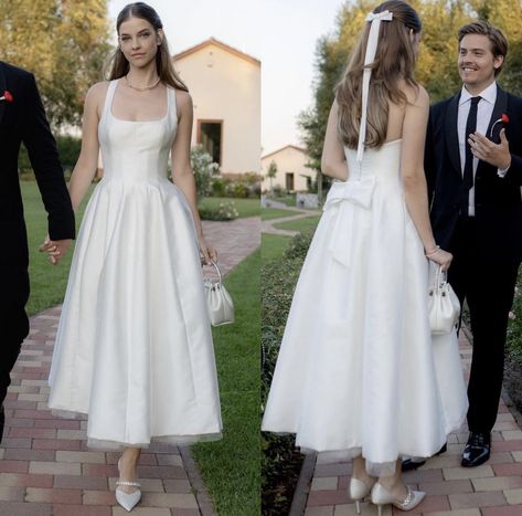 Barbara Palvin Dylan Sprouse, Dresses Fashion Design, Traditional Tuxedo, Vogue Weddings, Minimal Wedding Dress, Simple White Dress, Simple Bride, Palvin Barbara, Civil Wedding Dresses