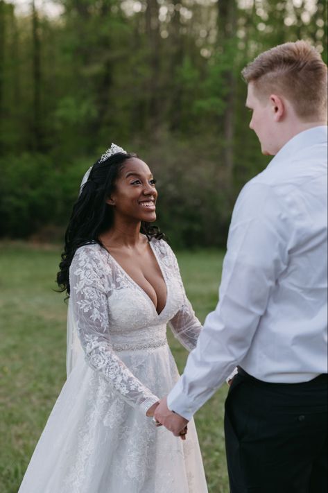 Black woman, White man, wedding portraits White Man Black Woman Wedding, Black Women White Men Wedding, Goals Aesthetic, Black Woman White Man, Interracial Wedding, Bwwm Couples, Interacial Couples, Man Wedding, Interracial Love