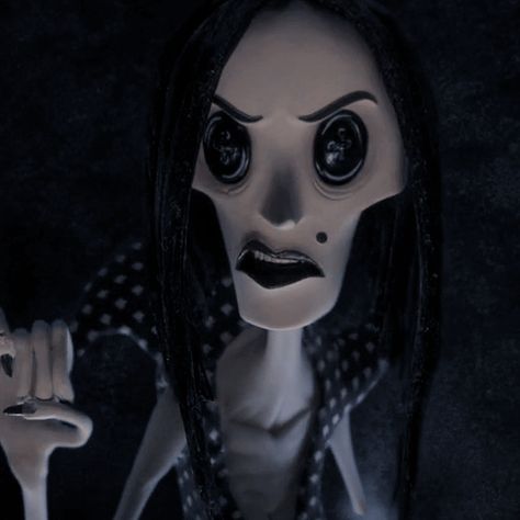 editscartoons — i love movies in that 'creepy' style like or... Coraline Art, Coraline Movie, Coraline Aesthetic, Tim Burton Characters, Tim Burton Style, Coraline Jones, Tim Burton Art, Tim Burton Films, Tim Burton Movie