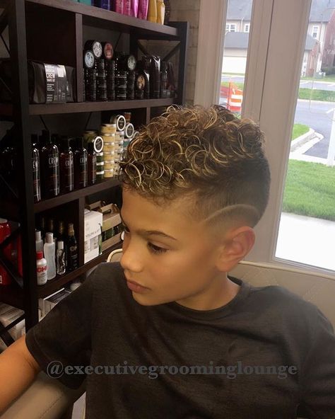 Curly Hair Boys, Curly Hairstyles For Men, Frosted Tips, Mens Perm, Man Perm, Mohawk Mullet, Boys Hair, Boy Haircuts, Undercut Pompadour