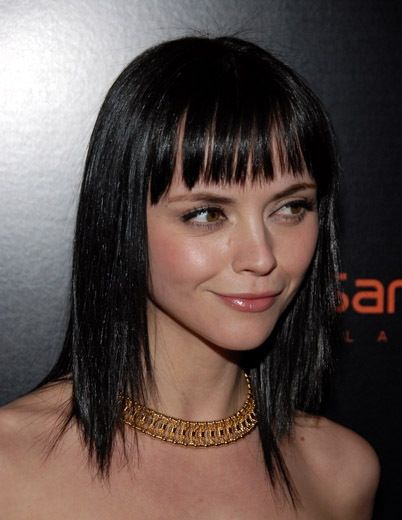 Christina_ricci_bangs and necklace Dark Hair Bangs, Christina Richie, Real Hair Wigs, Christina Ricci, Real Hair, Christina Aguilera, Wigs For Black Women, Bad Hair, Hair Wigs