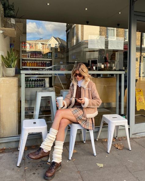 Olivia Frost, Legwarmers Outfit, Leg Warmers Outfit, Estilo Fitness, Nov 2, Winter Fits, 2000s Fashion, Fit Check, Fashion Killa