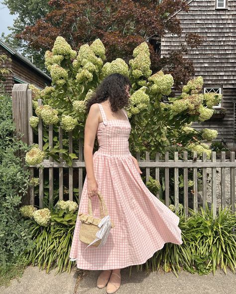 one last summer look 🌸 @houseofcb #cottagecore #pinkaesthetic #coquette #shabbychic #cottagecoreaesthetic #coastalgrandmother cottagecore dress, pink gingham dress, midi dress, house of cb, coquette style, shabby chic, east coast aesthetic, coastal grandmother grandma granddaughter, beach style Cottage Outfits, East Coast Aesthetic, Grandma Granddaughter, Coast Aesthetic, Grandma Chic, Pink Gingham Dress, Aesthetic Coastal, Style Shabby Chic, Coquette Style