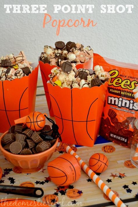 Basketball popcorn March Madness Snacks, Coke Floats, Basketball Snacks, Basketball Food, Basketball Treats, March Madness Parties, Team Snacks, Basketball Theme Party, Basketball Birthday Parties