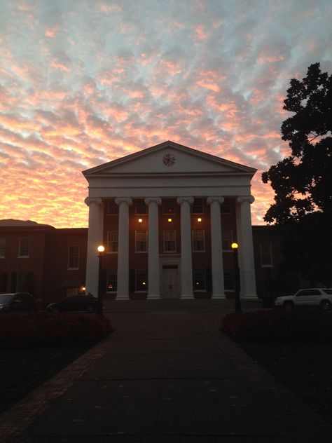 University Of Mississippi Aesthetic, Ole Miss Girls, Ole Miss Football, College Lifestyle, Hotty Toddy, Pennsylvania State University, Dorm Inspo, College Aesthetic, The University Of Alabama