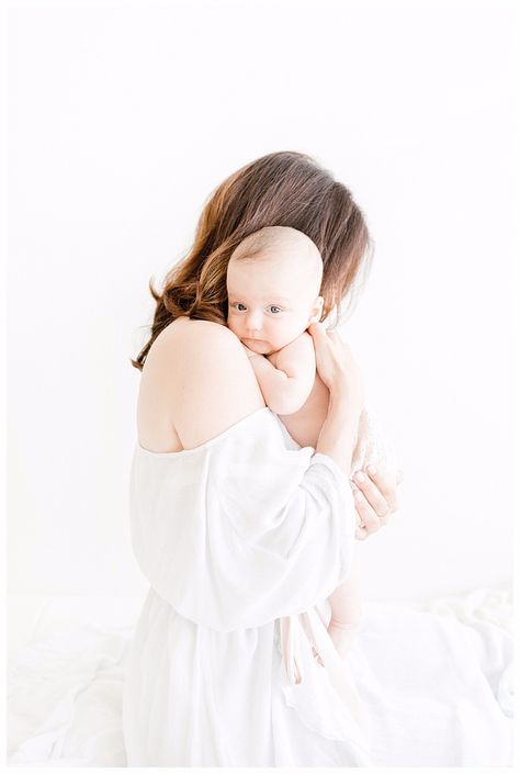 Sister Vibes, Photography In Studio, Mother Baby Photography, Shooting Studio, Mommy And Me Photo Shoot, Foto Newborn, Newborn Studio, Photography Los Angeles, Newborn Baby Photoshoot