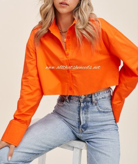 Shirt Cropping Ideas, Cropped Collared Shirt Outfit, Oversized Crop Top Outfit, Cropped Top Outfits, Cropped Button Up Shirt Outfit, Long Sleeve Cropped Top Outfits, Crop Shirts For Women, Outfits Crop Top, Cropped Outfits