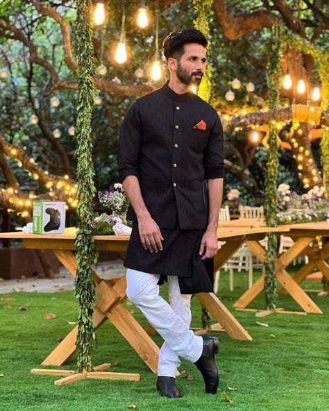 Trendy Ethnic Outfits, Diwali Outfit Ideas, Diwali Outfit, Diwali Dresses, Dapper Outfit, Wedding Outfits For Groom, Diwali Outfits, Kurta Style, Wedding Outfit Men