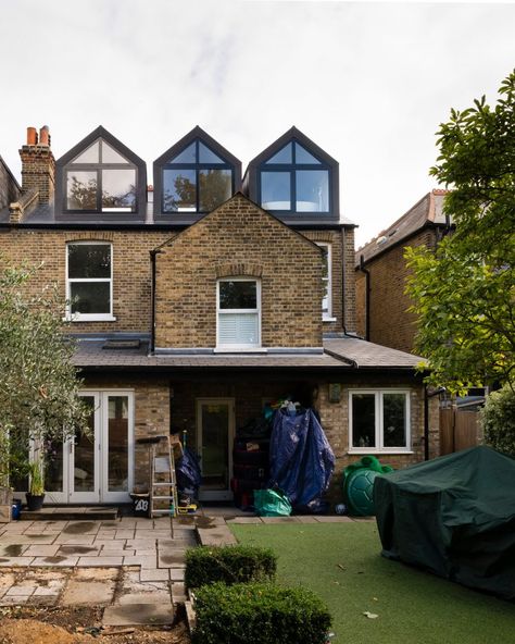 Victorian loft conversion by A Small Studio creates "relaxation oasis" Victorian Loft Conversion, Loft Dormer, Loft Conversion Bedroom, Dormer Loft Conversion, Loft Extension, Dormer Window, Dormer Roof, House Extension Plans, Wooden Terrace