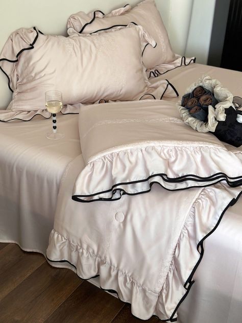 Silky Ruffle Blanket Comforter Set / Rust Pink - Rust Pink / Comforter/Blanket Set / Small/Medium/Medium+ Rooms Decoration, Ruffle Blanket, Blanket Comforter, Pinterest Room, Stylish Bedding, Comforter Blanket, Bday Wishlist, Pink Comforter, Uni Room