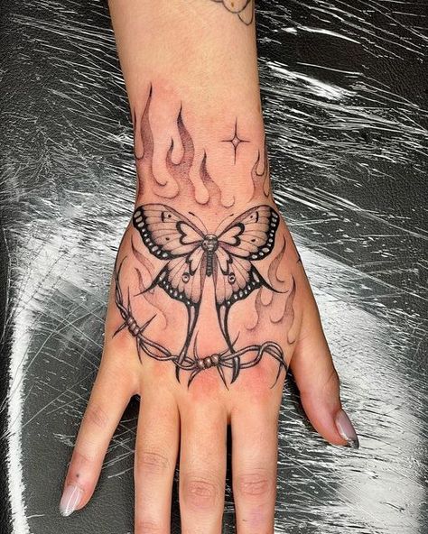 ✩ Miss Preciouss Tattoo ✩ on Instagram: "💗💞thanks Zoe!" Barbed Wire Tattoos, 13 Tattoos, Hand Tats, Tattoo Templates, Dope Tattoos For Women, Jewelry Tattoo, Black Ink Tattoos, Hand Tattoo, Dope Tattoos