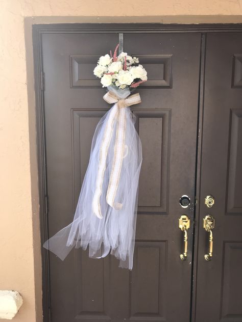 Bridal flower door decor Engagement Party Diy, Flower Door, Engagement Party Decorations, Bridal Flower, Bridal Flowers, Door Decor, Engagement Party, Party Decor, Door Decorations