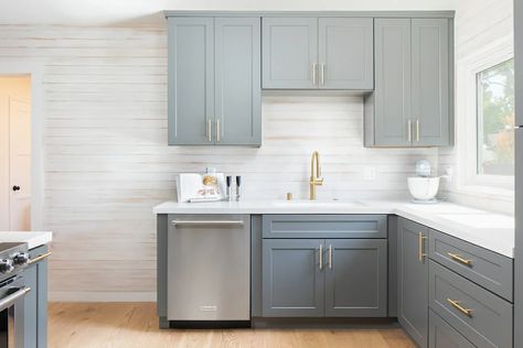 Shaker-Style Cabinets: What They Are & How to Style Them Shaker Cabinets Kitchen, Shaker Style Cabinets, Dark Wood Cabinets, White Shaker Cabinets, Shaker Kitchen Cabinets, Powder Room Design, White Appliances, Backsplash Designs, All White Kitchen