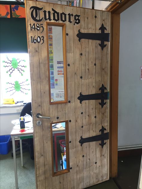 Tudor door for classroom Tudor Classroom Display, Castle Classroom Door Decorating Ideas, Tudor Display Ks2, Shakespeare Classroom Decor, Medieval Classroom Theme, Goth Classroom, Door For Classroom, Medieval School, Medieval Classroom