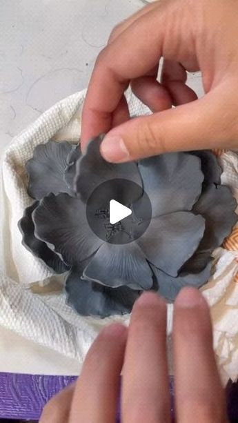 Ceramics Videos on Instagram: "Black porcelainc floral by @juniperandlarkceramics  #blackporcelain #ceramics #clay #handmadeceramics #flowers #ceramicflowers #floralart #floral #madeinohio #ohioartist #workinprogress #ceramica #homedecor #decor #floraldecor #trynewthings #iloveceramics" Ceramica Gres Ideas, Ceramics Videos, Clay Works, How To Make Clay, Clay Ceramics, Ceramic Flowers, Clay Projects, Floral Decor, Handmade Ceramics