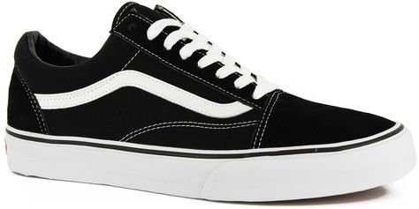 Vans Women's Old Skool Shoes Vans Old School, Black And White Vans, Tenis Vans, Old Skool Black, Vans Skate, Black And White Shoes, Cute Sneakers, Men's Vans, Vans Shop