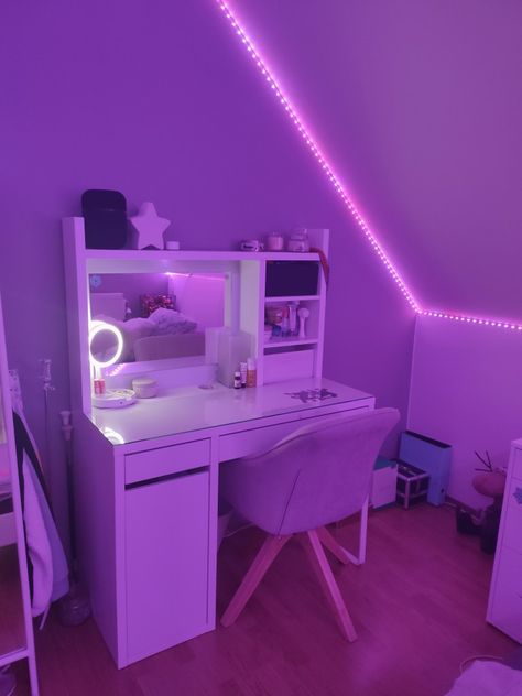 Purple Aesthetic Desk, Room Ideas Y2k Purple, Purple Led Lights Bedroom Aesthetic, Purple Room Aesthetic Loft Bed, Purple Room Led, Teen Girl Room Decor, Neon Room, Bedroom Decor For Teen Girls, Beauty Room Decor