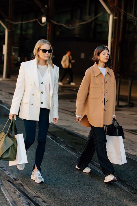 Our Favorite 23 Street Style Outfits From Sydney Fashion Week Resort 2022 Shows Sydney Fashion Week, Casual Chic Outfits, Australia Fashion, Stylish Winter Outfits, Outfits 2022, Spring Fashion Trends, Casual Chic Outfit, Cute Fall Outfits, Street Style Chic