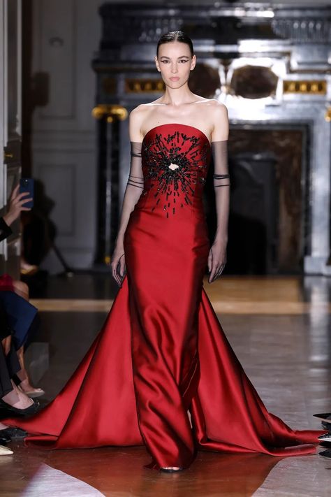 Zuhair Murad Fall 2024 Couture Fashion Show & Collection Review [PHOTOS] Embroidery Runway, Runway 2024, 2024 Couture, Zuhair Murad Dresses, Zuhair Murad Haute Couture, Zuhair Murad, June 2024, Runway Show, Runway Models