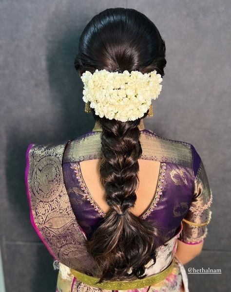 Hairstyles For Sarees Simple, Hairstyles For Indian Wedding Simple, Messy Braid Indian Wedding, Hairstyles For Engagement Indian, Saree Hairstyles Simple, Traditional Hairstyle For Saree, Muhurtham Hairstyle, Braids For Wedding, Sarees Simple