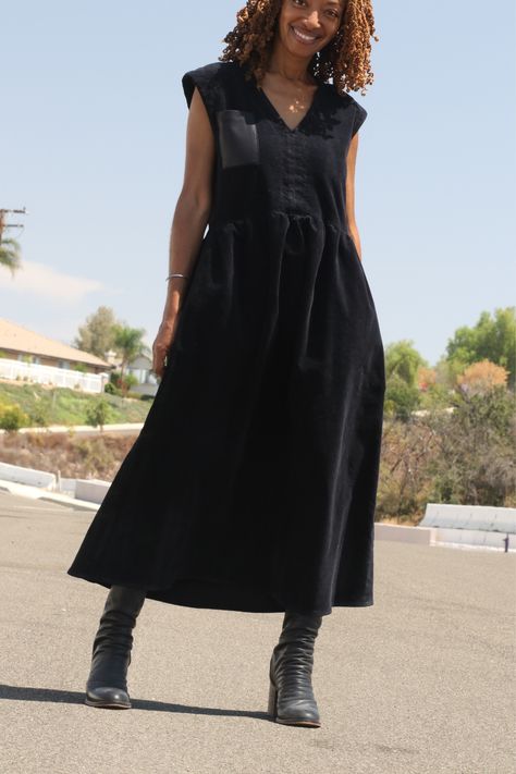 Pinafore Pattern, Sewing Videos, Leather Pocket, Corduroy Dress, Dress Sewing Pattern, Dress Sewing, Black Sleeveless, Sewing Clothes, V Neck Dress