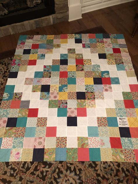 Quilts Made From 5 Inch Squares, Quilt Patterns Using 3 Inch Squares, Scrap Quilt Patterns Free, Square Quilts, Charm Pack Quilt Patterns, Charm Square Quilt, Modern Quilt Blocks, Charm Squares, Basic Quilt