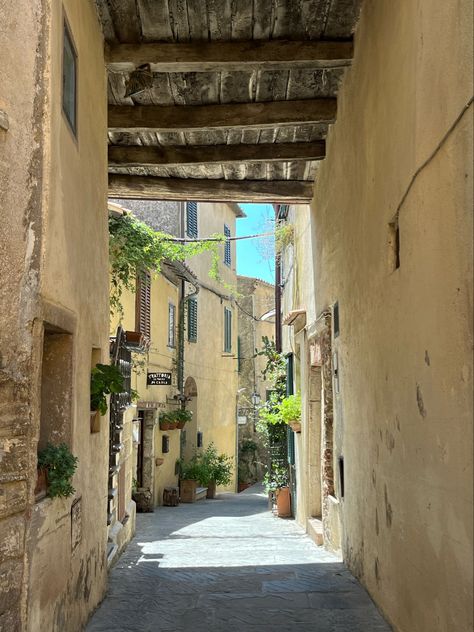 Alley tuscany italy europe cobblestone street old town Italy Cobblestone Streets, Cobblestone Street, Italy Street, Tuscany Italy, Book Aesthetic, Old Town, Tuscany, Italy, Hotel