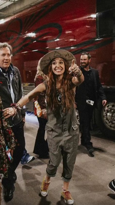 Lauren Daigle Style, Lauren Daigle Concert, Lauren Diagle, For King And Country, Look Boho Chic, Lauren Daigle, King And Country, Cute Woman, Concert Outfit