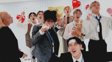 Skz Skz Gif Ot8, Skz Gif Wallpaper, Stray Kids Gif, Skz Gif, Kpop Gifs, Banner Gif, Kpop Boys, Incorrect Quotes, Han Jisung