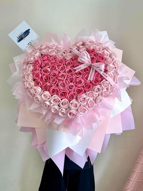 Soap Roses Bouquet, Bouquet Tips, Pink Tulips Bouquet, Ribbon Rose Bouquets, Roses Bouquet Gift, Ribbon Flowers Diy, Flower Boquet, Birthday Flowers Bouquet, Bouquet Wrapping