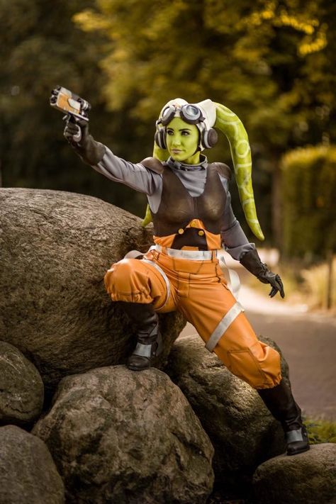 Hera Syndulla from Star Wars Rebels, amazing cosplay done by Daisy cosplay....photography done by A.Z. Production Cosplay photography. Hera Rebels, Hera Syndulla, Star People, Twi Lek, Star Wars Costumes, Amazing Cosplay, Star Wars Rebels, Best Cosplay, Costume Ideas