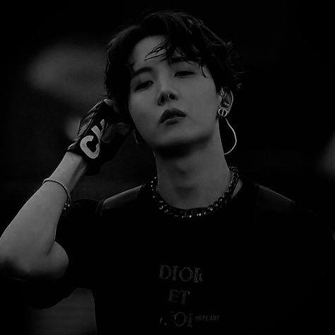 Jhope Dark Photo, J Hope Dark Aesthetic, J-hope Aesthetic Wallpaper, J-hope Dark, J-hope Pictures, Hope Pictures, Ig Icons Highlights Aesthetic, J-hope Icons, Hope Wallpaper