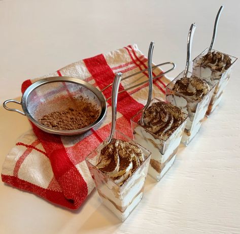 Tiramisu Shooters How To Make Shooter Desserts, Tiramisu Shooters Recipe, Tiramisu Shooters, Banana Pudding Shooters Recipe, Brownie Shooter Desserts, Dessert Shooters Banana Pudding, Mini Tiramisu Recipe Dessert Shooters, Dessert Shooters Recipes, Shooter Recipes