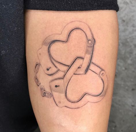 Handcuff Tattoo, Cute Tats, Dope Tattoos For Women, Stylist Tattoos, Discreet Tattoos, Aesthetic Tattoo, Dream Tattoos, Dope Tattoos, Tattoo Design Drawings