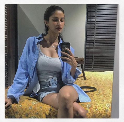 Diksha Singh, Character Art, The Past, Instagram Profile, Mirror Selfie, Mirror, Photo And Video, Instagram Photos, Instagram Photo