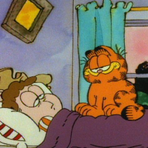 Garfield And Friends, Fat Orange Cat, Garfield Pictures, Garfield Images, Garfield Christmas, Garfield Cat, I Hate Mondays, Garfield Comics, Garfield And Odie