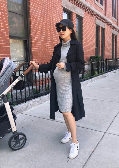 Veja sneakers + Celine sunglass dupes // petite fall maternity outfit Pregnant Nyc Outfit, French Chic Maternity, Petite Maternity Outfits, Converse Platform Outfit, Bump Friendly Dress, Hawaii Photoshoot, Platform Outfit, Fall Maternity Outfits, Outfits For Petite