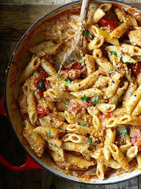 Tomato Ricotta Pasta (15 Minutes) - Serving Dumplings Pasta With Ricotta Cheese, Tomato Ricotta Pasta, Diviticulitis Diet, Comfort Pasta Dishes, Cajun Chicken Pasta Recipes, Comfort Pasta, Vegetarian Mains, Pasta Easy, Breakfast Soup