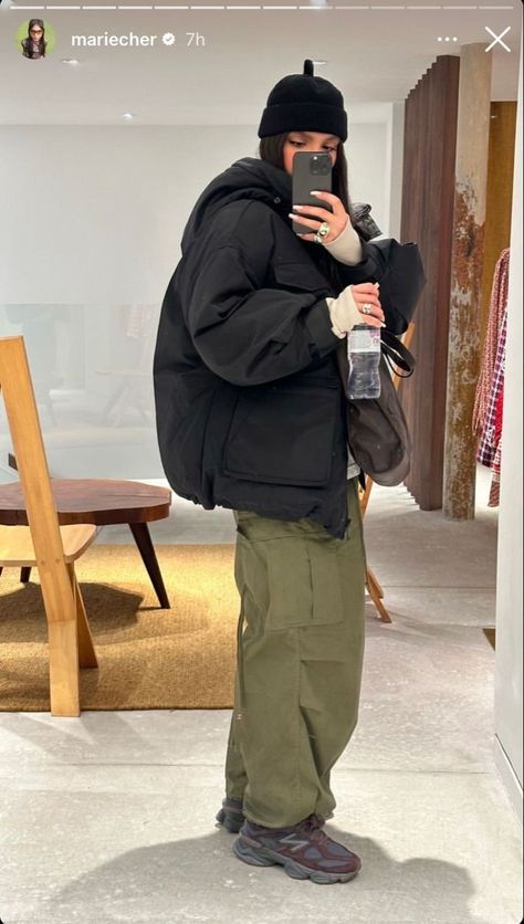 Puffer Outfit, Puffer Jacket Outfit, Winter Puffer, Uni Outfits, Cold Outfits, Looks Street Style, Jacket Outfit, Winter Fits, Streetwear Outfit