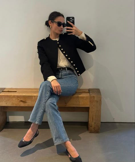 Black Cropped Jacket Outfit, Blouse Old Money, Blue Jean Jacket Outfits, Old Money Chic, Tweed Jacket Style, Cropped Jacket Outfit, Old Money Outfit Ideas, Tweed Jacket Outfit, Kelsey Merritt