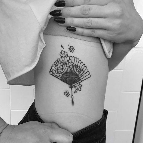 Cherry Blossom Fan Tattoo, Japanese Fan Tattoo Traditional, Traditional Japanese Fan Tattoo, Japanese Fan Tattoo Black And White, Asian Fan Tattoo, Japanese Fan Tattoo, Chinese Fan, Fan Tattoo, Japanese Fan