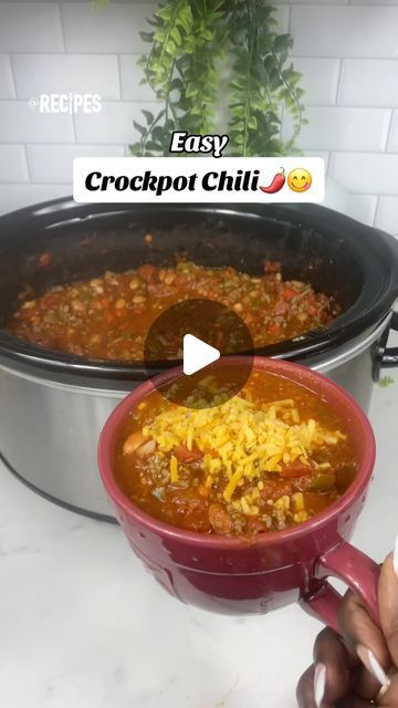 Recipes on Instagram: "Chili made easy😋Here’s the secret to a mouthwatering chili🌶️✨ This one-pot wonder will a crowd favorite🙌 #recipes #crockpotrecipes #crockpot #chili #onepotrecipes #comfortfood" Easy Chili Crockpot Recipes, Chilli Beans Recipe Crock Pot, Chilli Crockpot Recipes, Crockpot Meals Chili Beef, Best Crock Pot Chilli Recipes, Ideas For Leftover Chili, Chili Recipe Mexican, Croc Pot Chilli, Easy Chilli Recipe