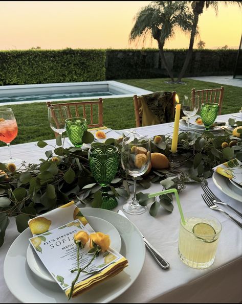 Italian Pool, Sofia Richie Grainge, Sunset Party, Birthday Menu, Lunch Party, Lovely Moments, Lemon Flowers, Flower Table, Sofia Richie