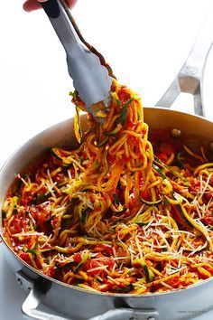 Zoodles Marinara (Zucchini Noodles with Chunky Tomato Sauce) -- easy to make, and SO delicious! | gimmesomeoven.com Chunky Tomato Sauce, Marinara Recipe, Zucchini Noodle Recipes, Zoodle Recipes, Veggie Noodles, Easy Zucchini, Spiralizer Recipes, Zucchini Pasta, Zucchini Noodles