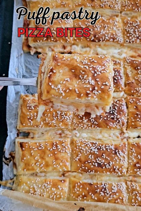 puff pastry pizza bites Puff Pastry Pizza Bites, Puff Pizza, Pizza Bites Recipe, Puff Pastry Pizza, Savory Snack Recipes, Pastry Pizza, Pizza Pastry, Yummy Meals, Pizza Flavors