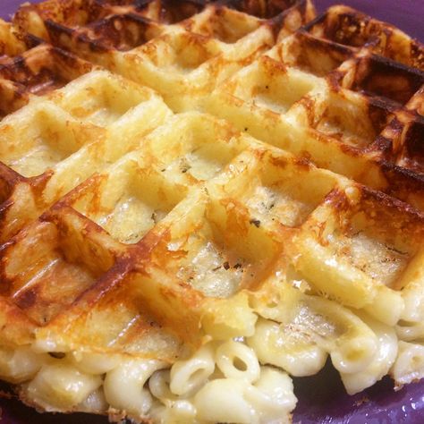 Homemade Mac & Cheese Waffle 👍 • • #foodiescore #foodporn #food #foodblog #foodie #nomnom #eat #homemade #macncheese #waffle #waffles #southern #macaroniandcheese #delicious #crispy #cheesy #recipes #beatbobbyflay #menwhocook #art Macaroni And Cheese Waffles, Mac And Cheese Waffles, Starch Recipes, Stuffed Waffles, Grilled Mac And Cheese, Southern Macaroni And Cheese, Bagel Sandwiches, Recipes Sandwiches, Best Mac N Cheese Recipe