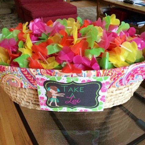 Take A Lei Sign, Hawaii Birthday Party, Luau Party Food, Hawaiian Party Theme, Luau Party Decorations, Aloha Party, Hawaiian Party Decorations, Luau Theme Party, Luau Birthday Party