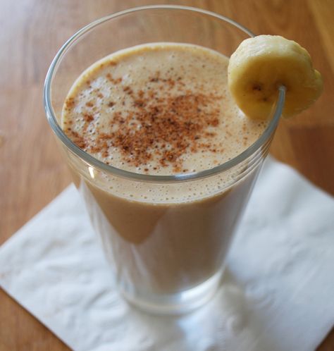 I'm All Shook Up Smoothie (Banana, PB, Honey, Almond Milk) Sandwich Peanut Butter, Smoothie Banana, Dessert In A Mug, Banana Honey, Cacao Recipes, Honey Smoothie, Special Drinks, Smoothies With Almond Milk, Health Drinks