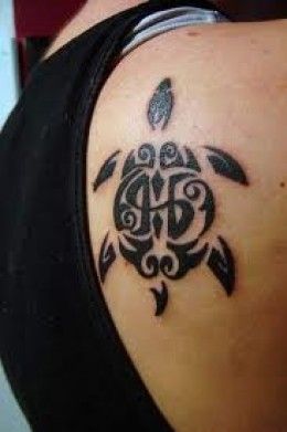 Found this online I kinda like Maori Tattoo Frau, Polynesian Tattoos Women, Tattoo Store, Turtle Tattoo Designs, Hibiscus Tattoo, Polynesian Tattoo Designs, Special Tattoos, Foot Tattoos For Women, Hawaiian Tattoo